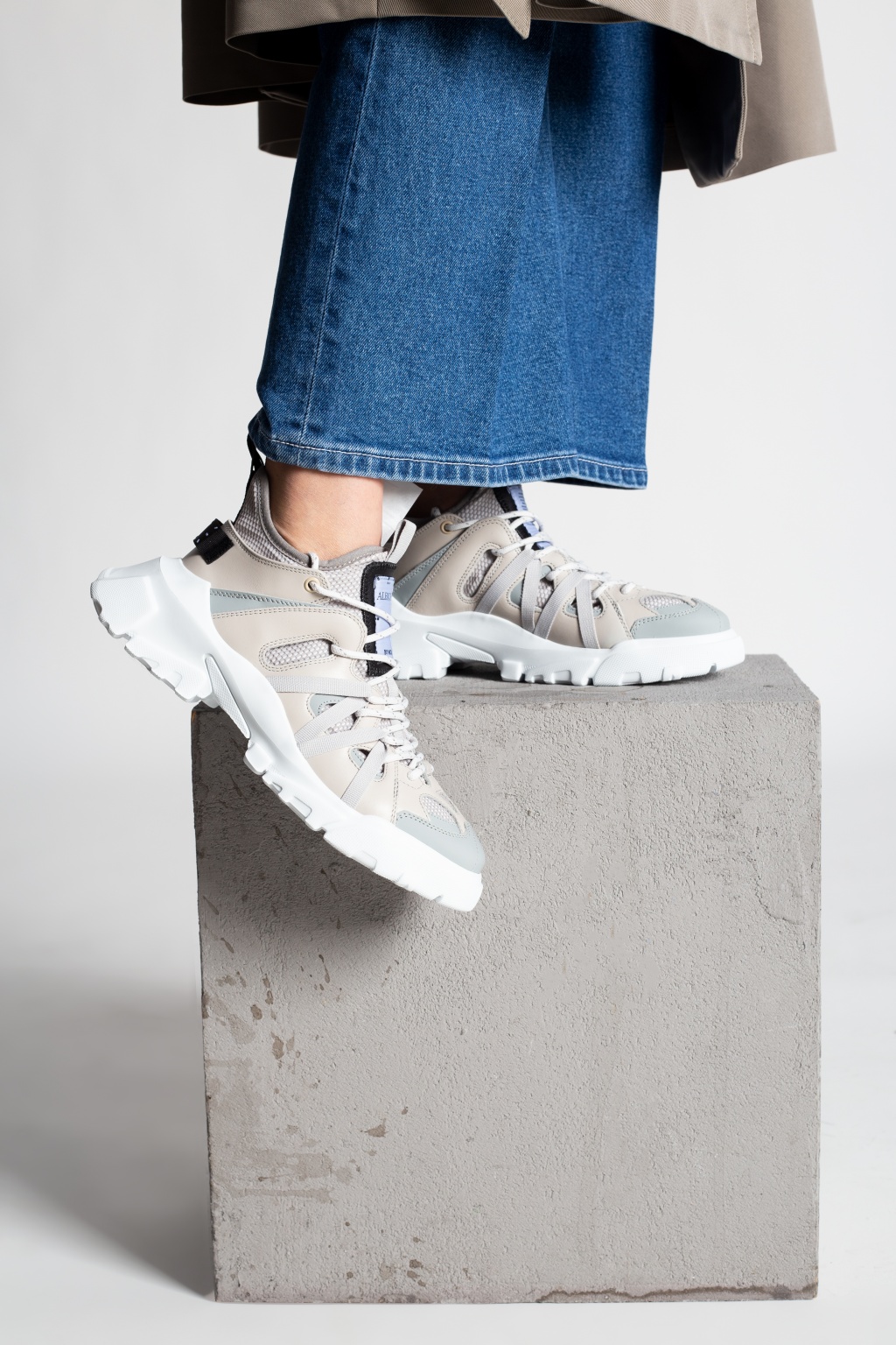 Sneakers mcq hot sale